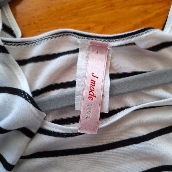 J Mode USA White and Black Striped Top with Green Quarter Sleeves - Picture 3 of 3